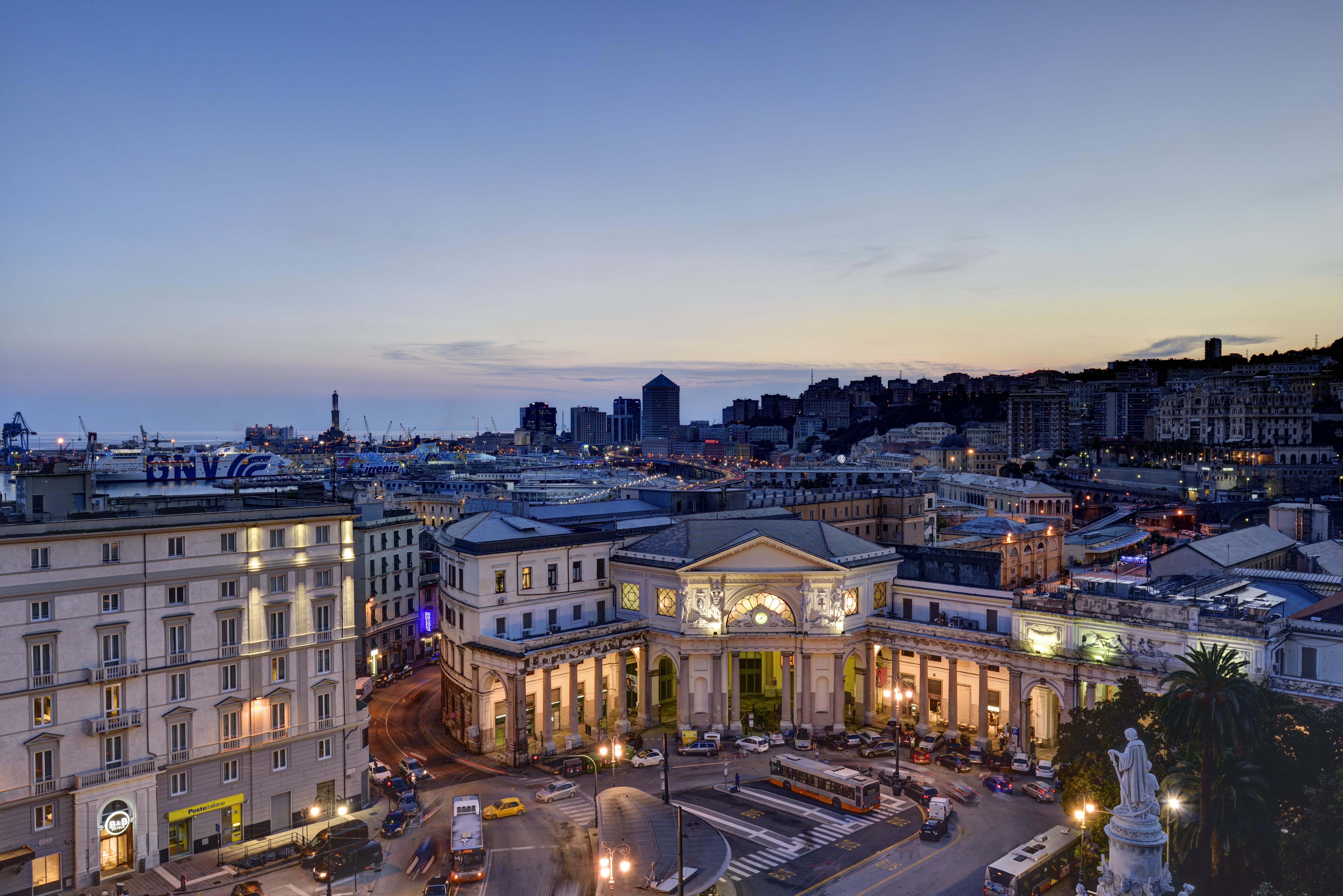 Hotel Continental Genova Esterno foto