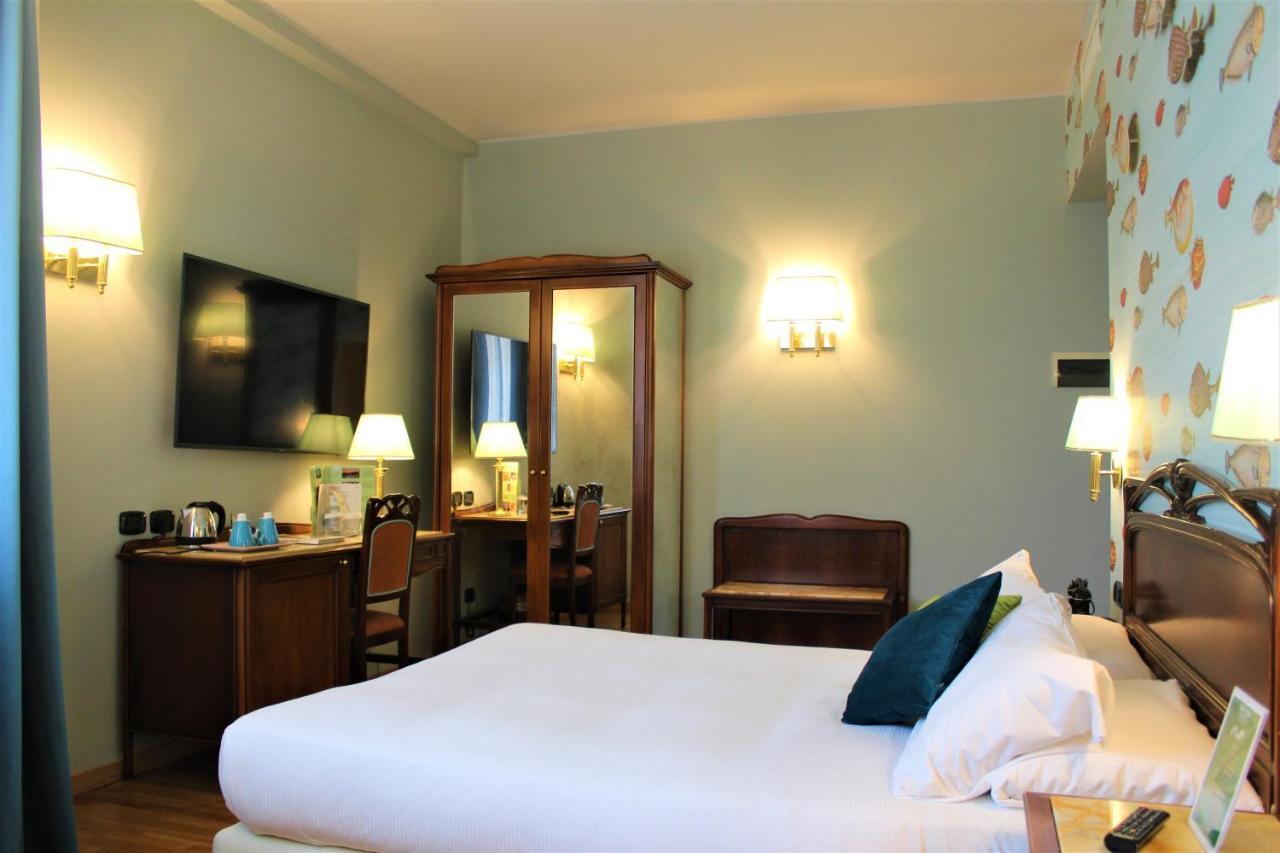 Hotel Continental Genova Esterno foto