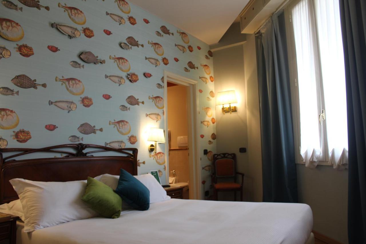 Hotel Continental Genova Esterno foto