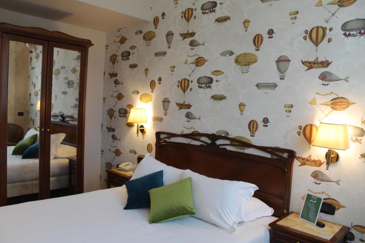 Hotel Continental Genova Esterno foto