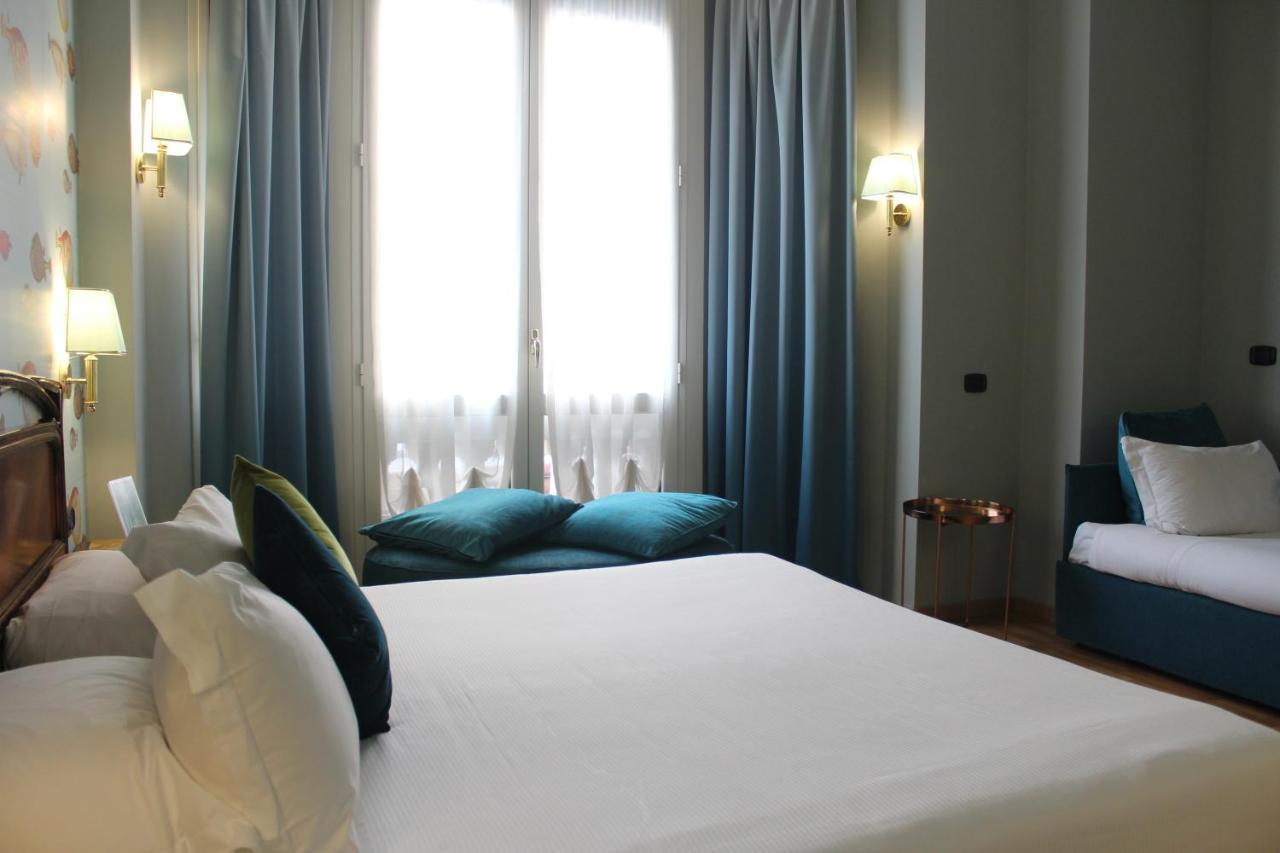 Hotel Continental Genova Esterno foto