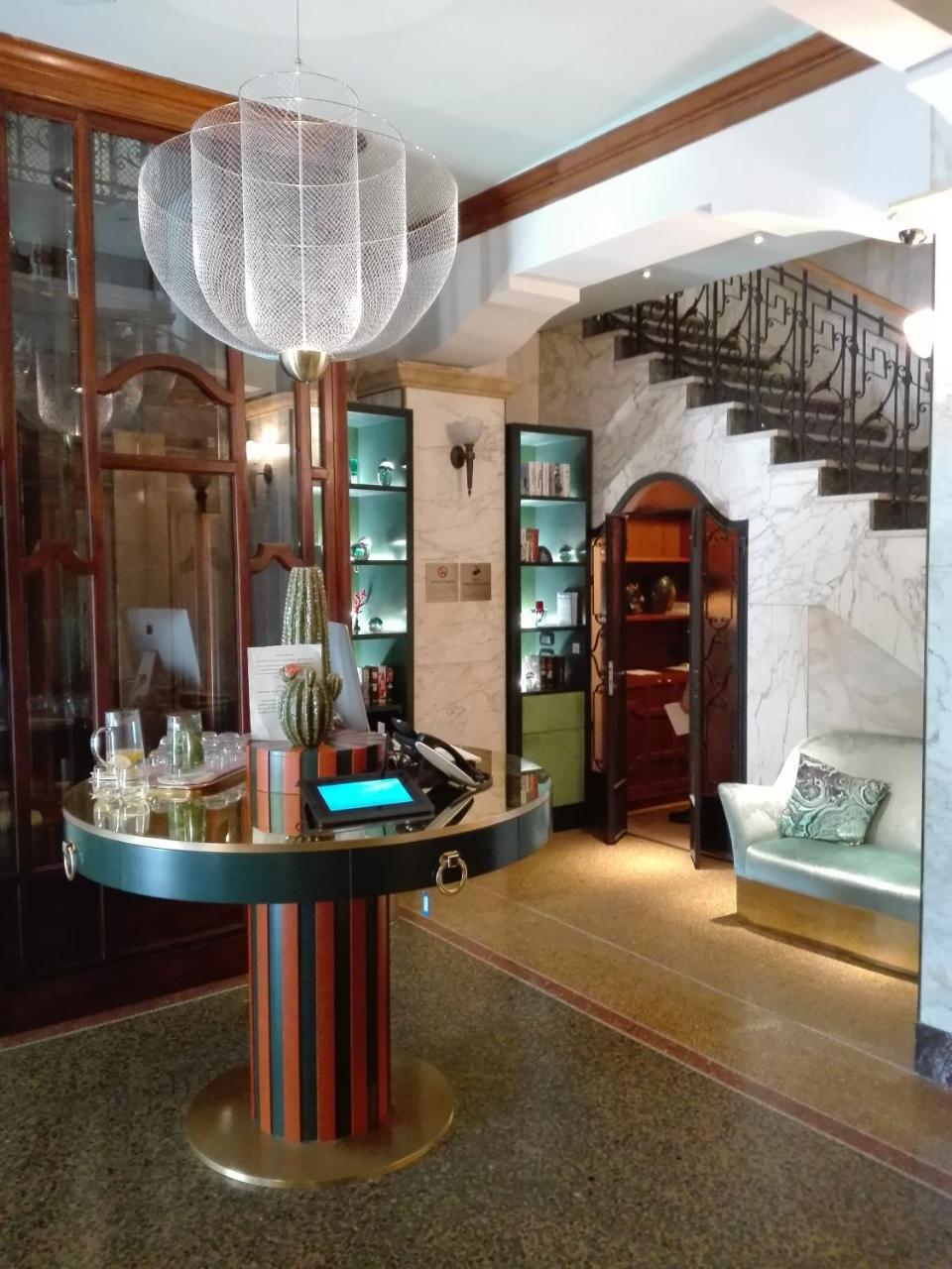 Hotel Continental Genova Esterno foto
