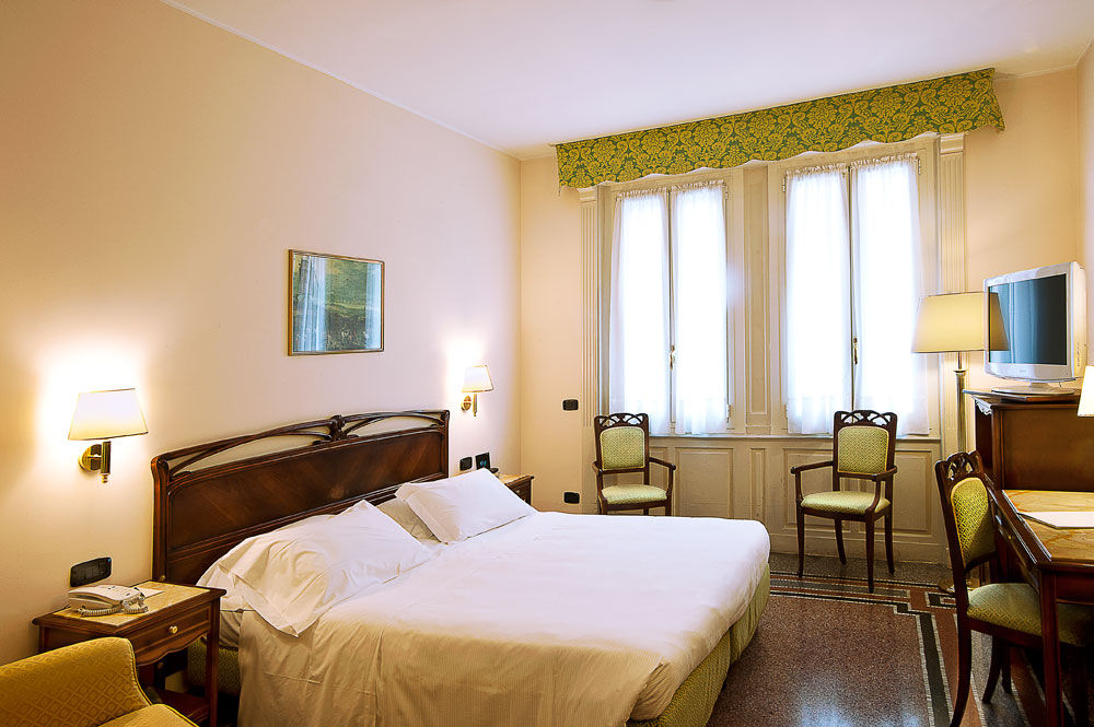 Hotel Continental Genova Camera foto